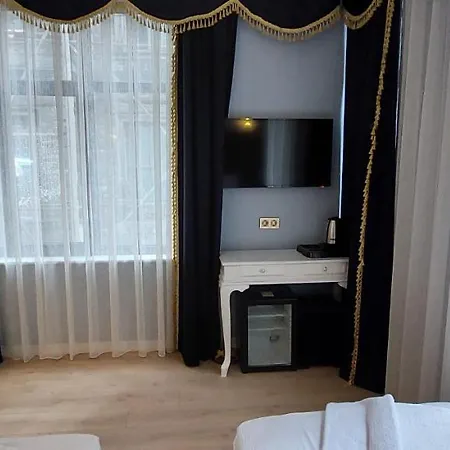 Hotel Boss To Taksim *