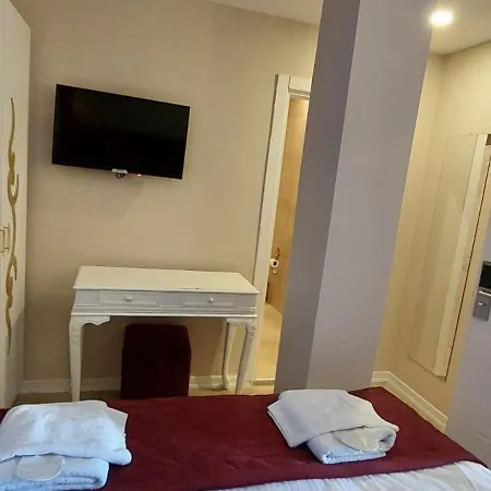 Boss To Taksim Estambul