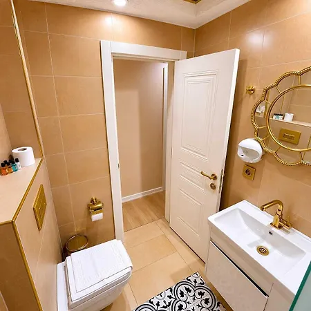 Hotel Boss To Taksim *